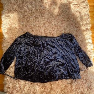 Off the shoulder velvet long sleeve